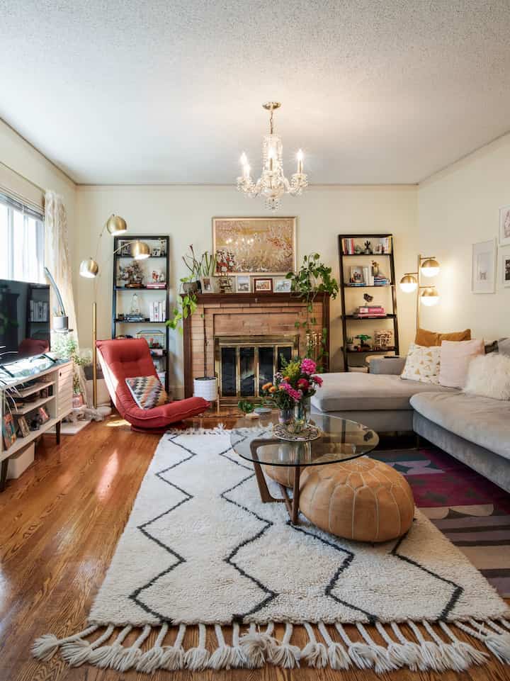 Embracing the beauty of a home filled with personality and soul #EclecticLiving #CuratedSpaces