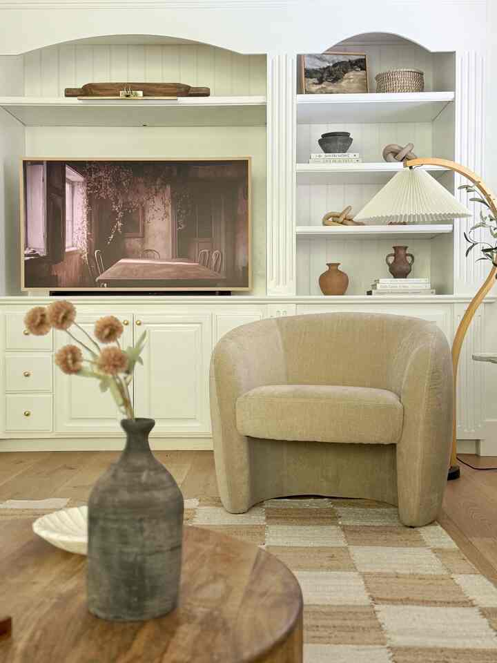 Nuansa musim gugur yang nyaman, netral, dan organik! #livingroom #neutraldecor #fallinterior #modernvintage