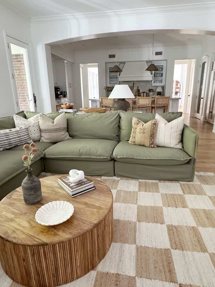 Cozy, neautral loving room. #livingroom #livingroomdesign #livingroominspo #kitcheninspo