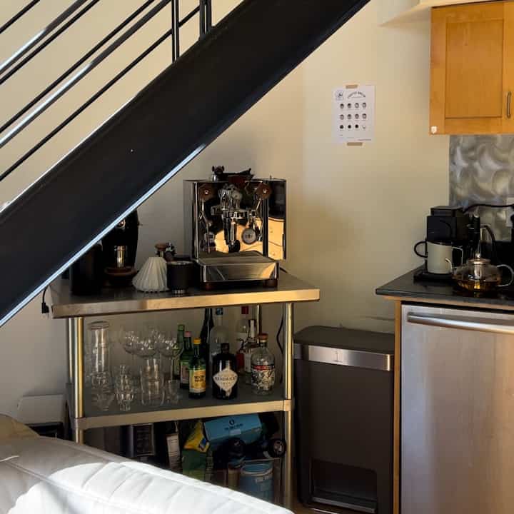 One of my first pieces in this home was my bar cart that i got for free #kitchen #interiordesign #barcart #thrifting 