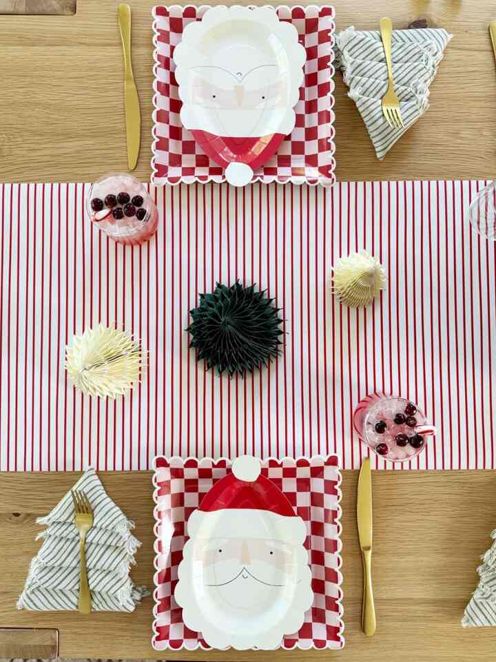  #christmasideas #christmastabletop #christmasplacesetting #santaplates