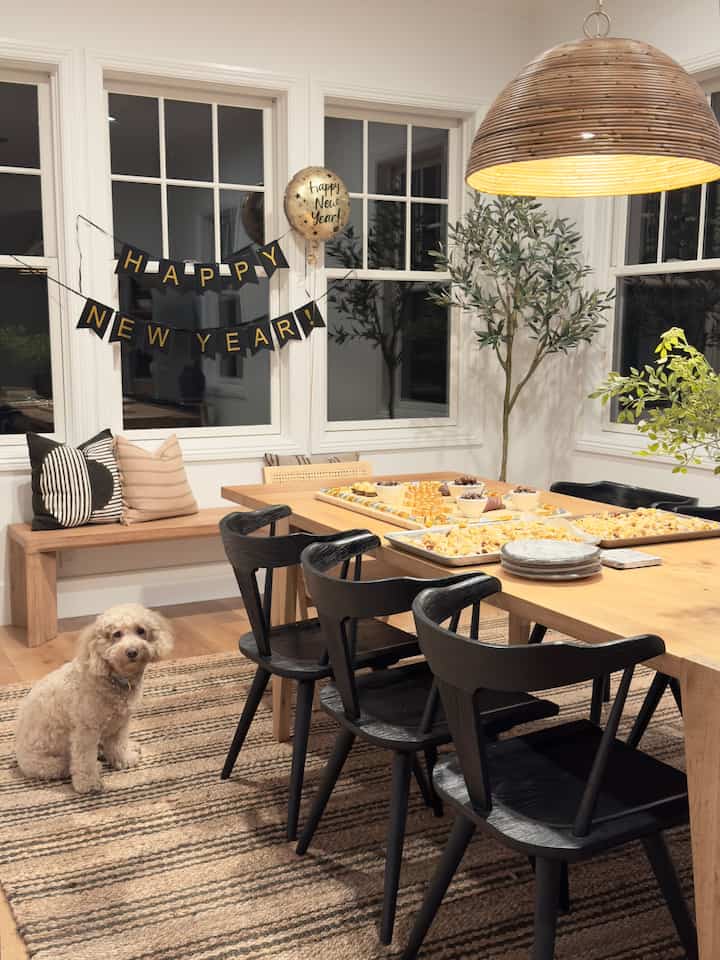 New Year’s Eve decor! #partydecor #newyears #diningroom #moderndiningroom
