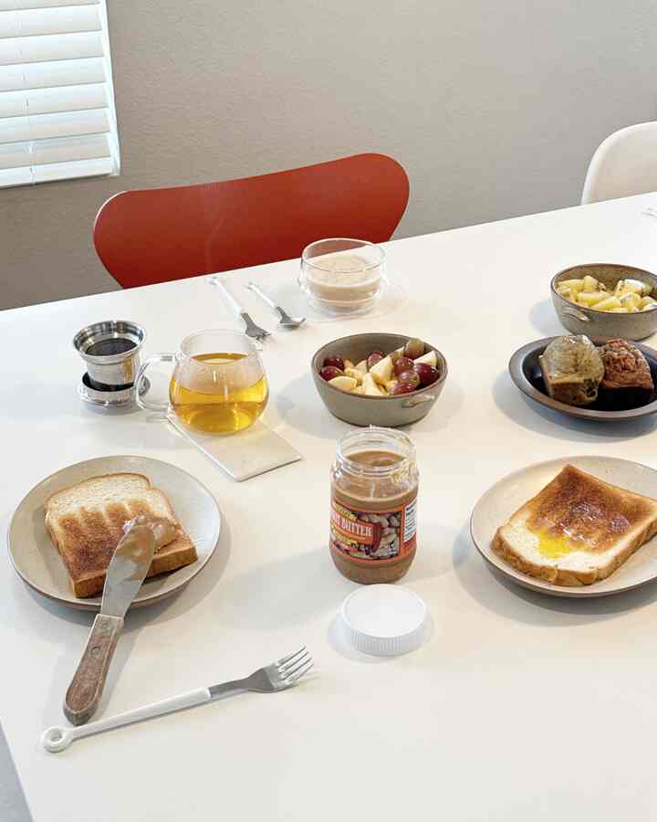 Brunch time ✨
.
.
.
#brunchplate #brunch #brunchidea #onthetable #pottery #ceramic #kinto #cutleryset #homecafe #Homecafegram 