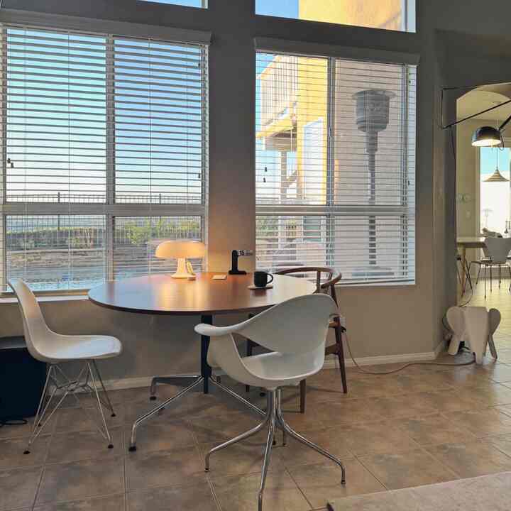 We love our second dining table placed in the living room. ☕️ 

#livingroom #diningtable #livingroominterior #livingroomideas #livingroomtable #mcm #midcenturymodern #tablelamp #lightinginterior #lightingrecommendation #tabledecor #decoratingtips #interiortip #cozylivingroom #cozyhome 