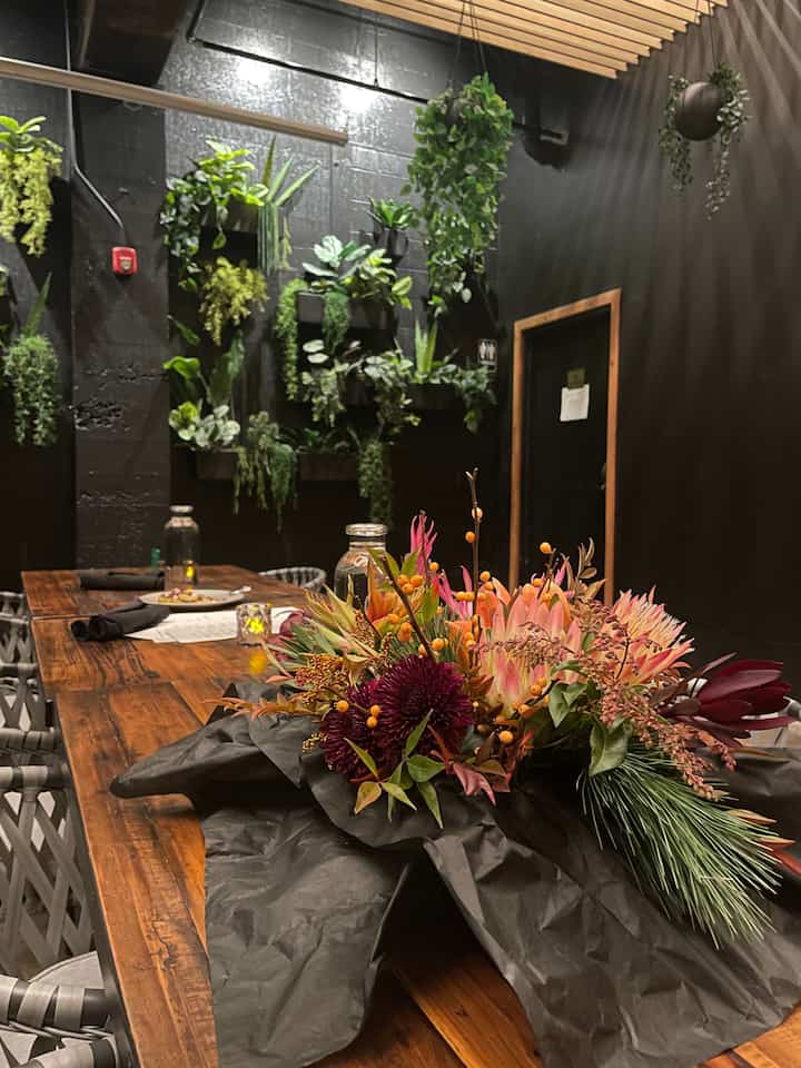 When indoor meets outdoor dining #patio #outdoordining #hostingarea