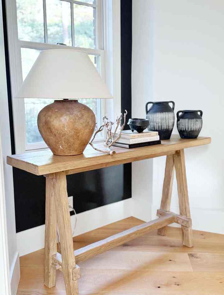 Modern organic entry table. #entrywaystyling #modernorganic #neutralmoderndesign #consoletablestyling