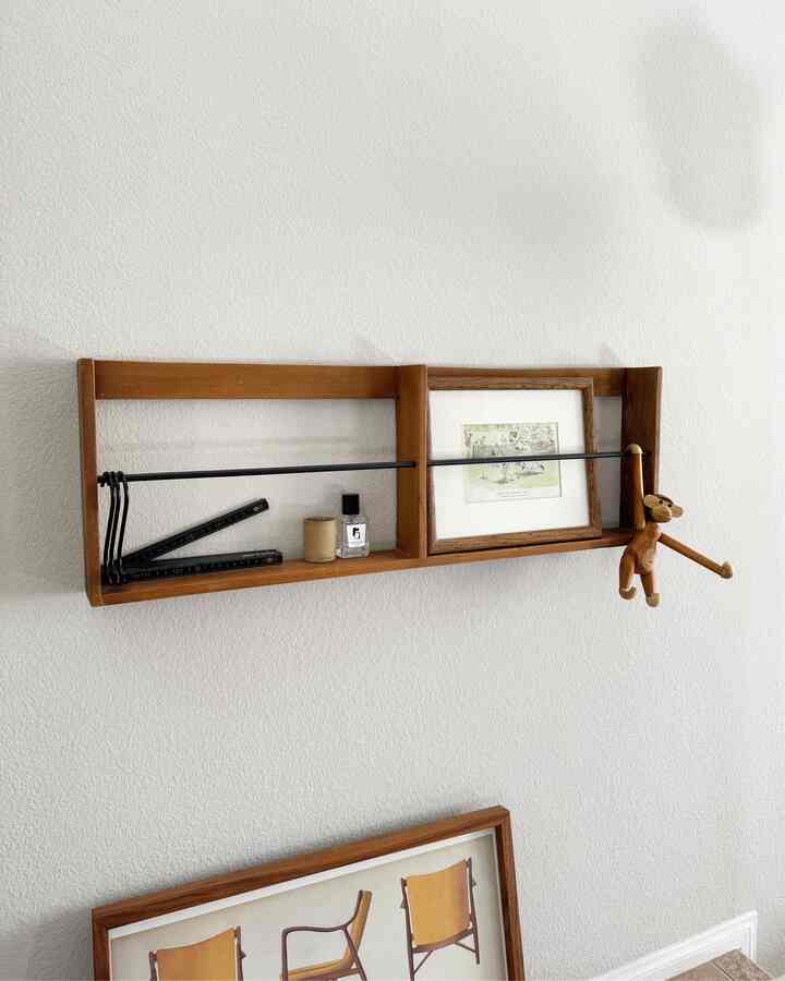 Wall decor ideas ✨🤎


#mcm #midcenturymodern #wallshelf #walldecoration #wallinterior #homedecor #woodenshelf #shelf #posterinterior #minimalist #minimalinterior #shelfinterior #shelfdecoration #homestyling #cozyhome 