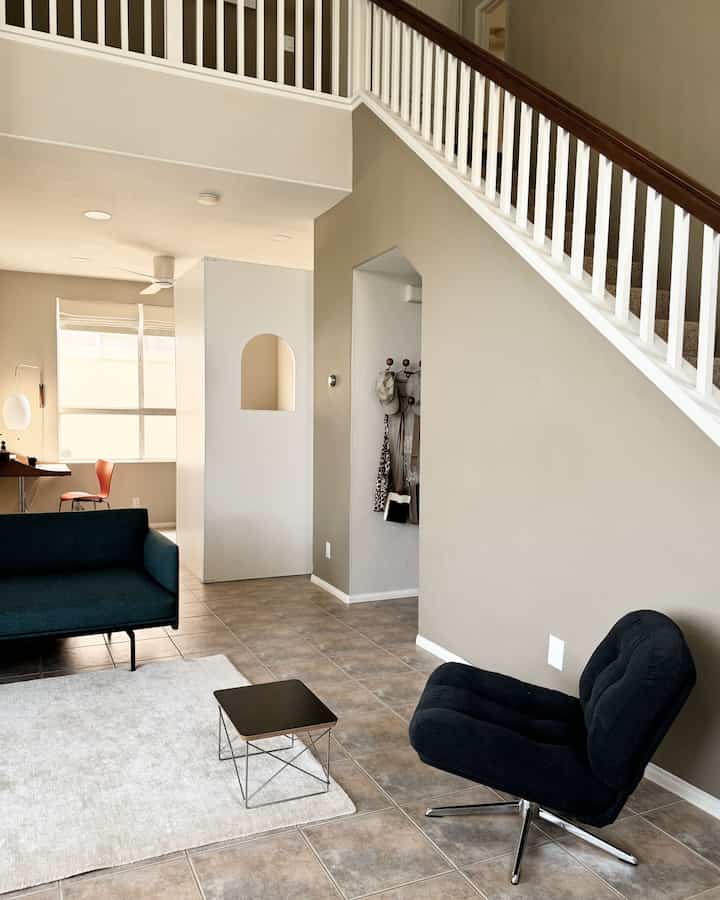 Small livingroom interiors 


#smallhouseinterior #smallhouse #livingroominterior #loungechair #ikea #ikeachair #ikeafurniture #wallpartition #roompartition #roomdivider #mcm #modernkitchen #midcenturymodern #livingroominterior #livingroom 