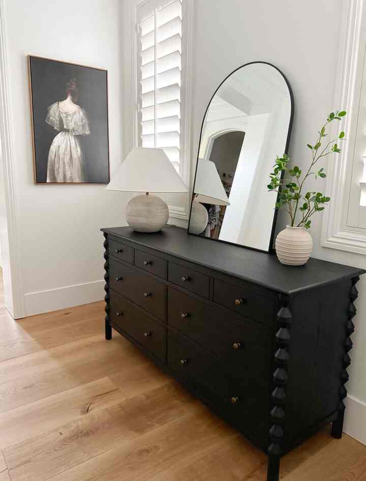 Modern Dresser styling in bedroom. #dresserstyling #bedroomdecor #modernorganic #moderndesign