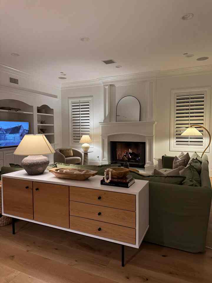 <span data-sheets-root="1" style="color: rgb(0, 0, 0); letter-spacing: normal; font-size: 10pt; font-family: Arial;">Cozy and modern space. #moodighting #lamplight #modernorganic</span>