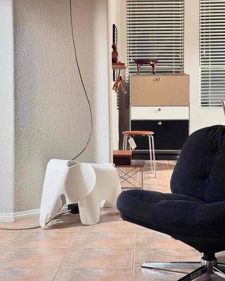 Mid century modern home styling ✨

#mcm #midcenturymodern #interiorobject #interiordesign #ikea #ikeafurniture