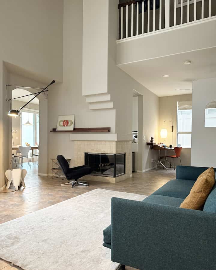 Mcm inspired living room interiors 

#mcm #midcentury #midcenturymodern #livingroom #greensofa 