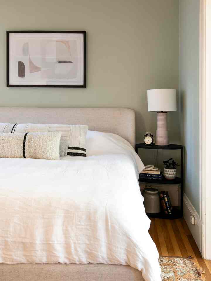 Nothing better than a relaxing eclectic bedroom to come home! #bedroom #bedroominterior #bedroomstyling #bed #bedding 