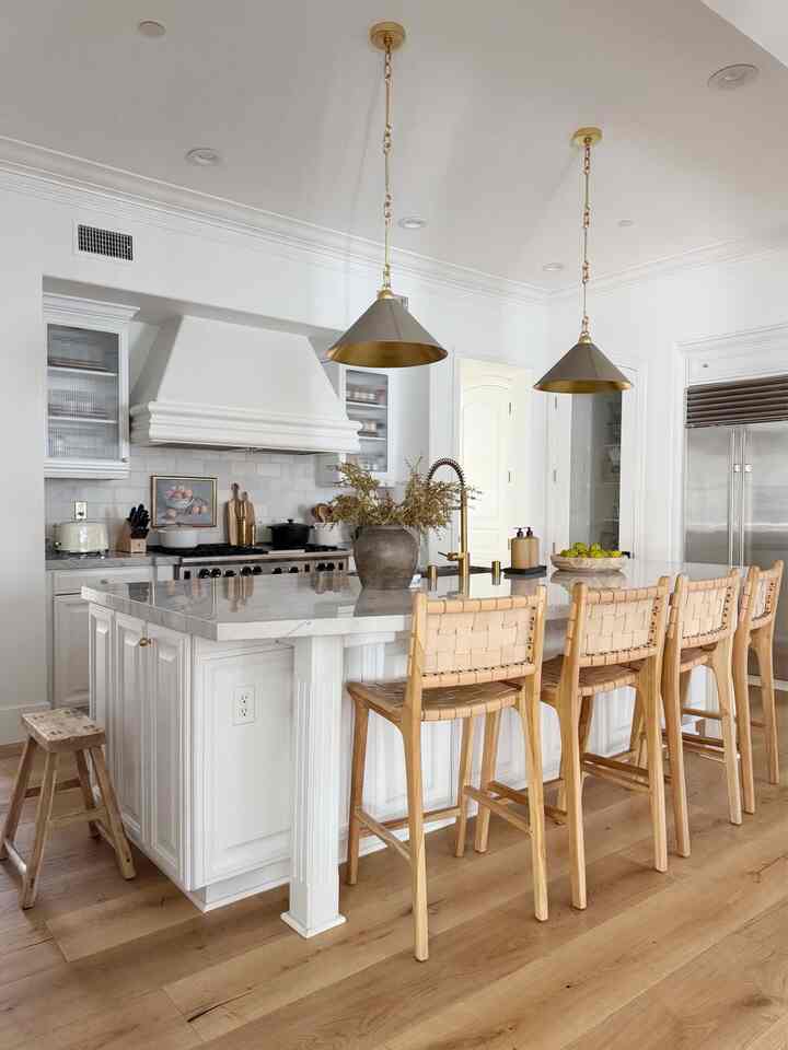 Modern orgainc kitchen design. #modernkitchen #kitcheninterior #kitcheninspo #orgaincmodern