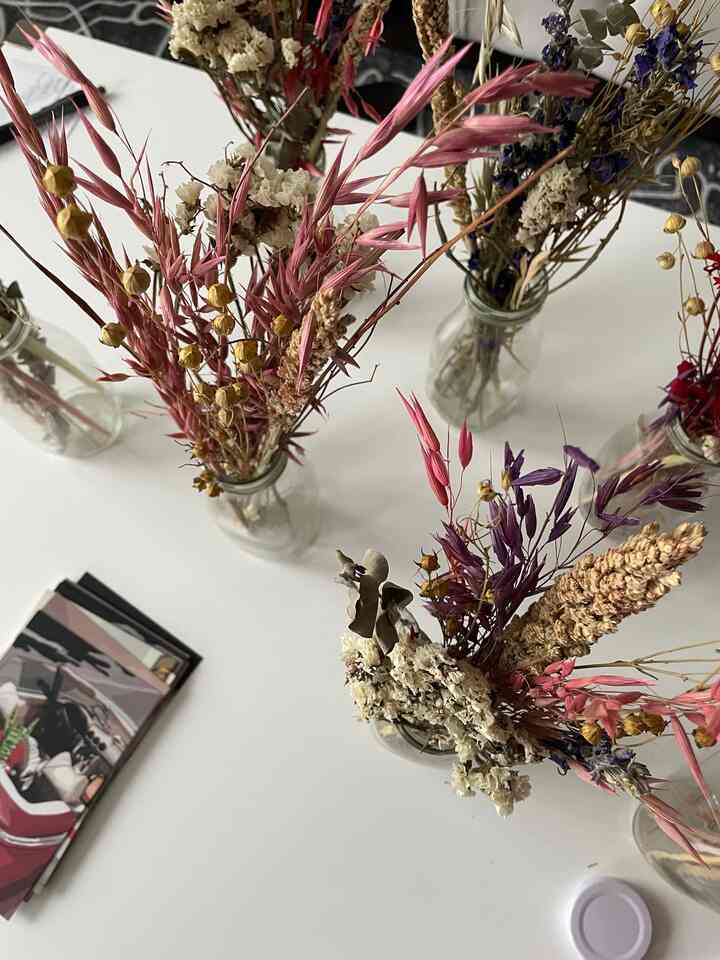 Prepping some galentine’s dried floral bouquets and custom art postcards for friends. #galentinesday #valentinesdecor #valentines #floral #driedflorals