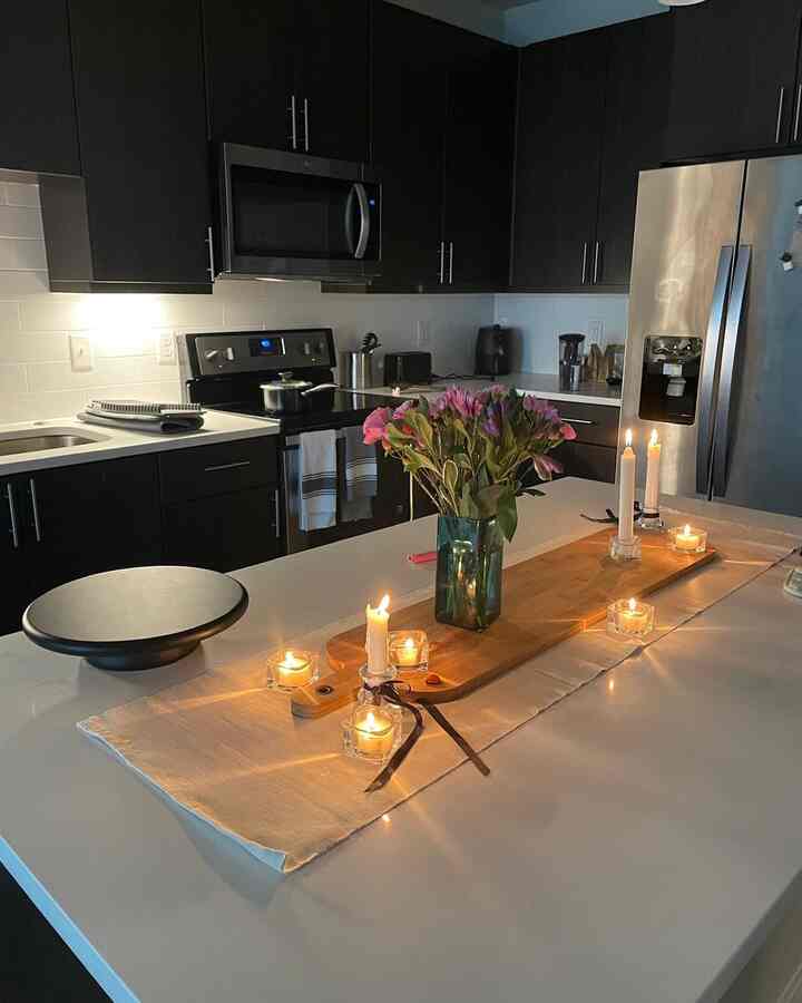 Penataan lilin romantis untuk makan malam di rumah #romantic #candles #tablesetup