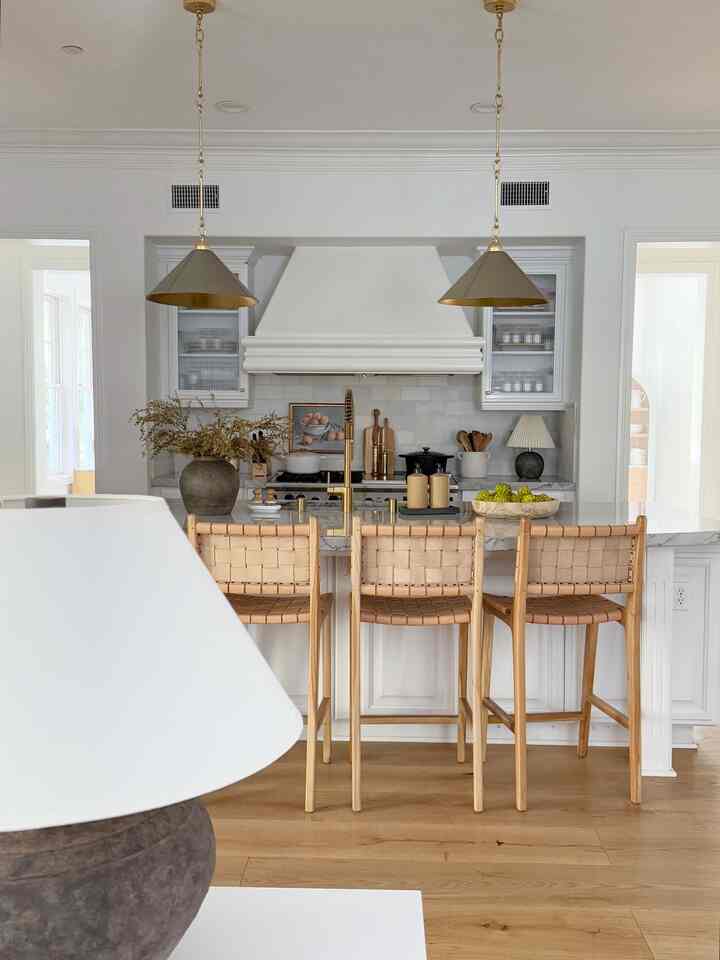 Kirchen interior design. #modernorganic #interiorkitchenstyling #kitchendecor #kitchendesign