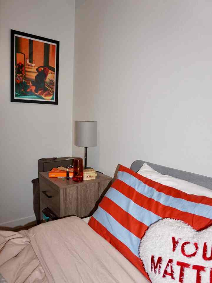 Loving the red pop of color in my bedroom! #stripes #red #bedroominterior 