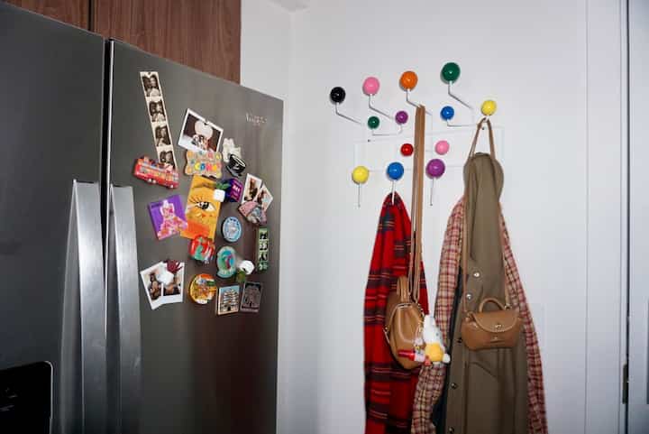 <span data-sheets-root="1" style="color: rgb(0, 0, 0); letter-spacing: normal; font-size: 10pt; font-family: Arial;">Cute area in my kitchen area for hanging items and posting up memories! #fridgemagnets #hangitall #hermanmiller #memories</span>