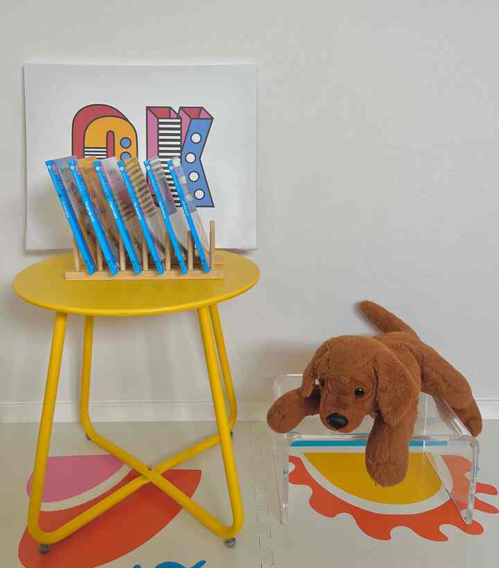 I hope the “OK” sign poster encourages my two sweety girls to always stay positive💛

#kidsroominterior 
#yellowinterior
#colorinterior 
