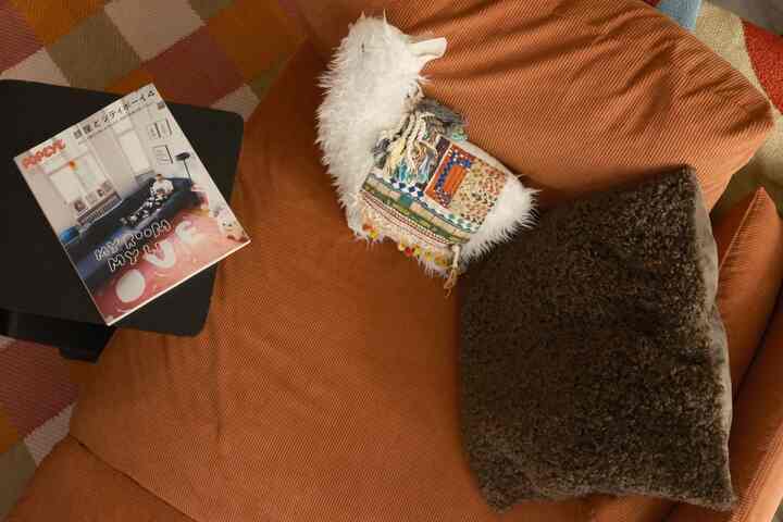 My little cozy lounge area! I love my new ikea cover! 🧸 #ikeainterior 