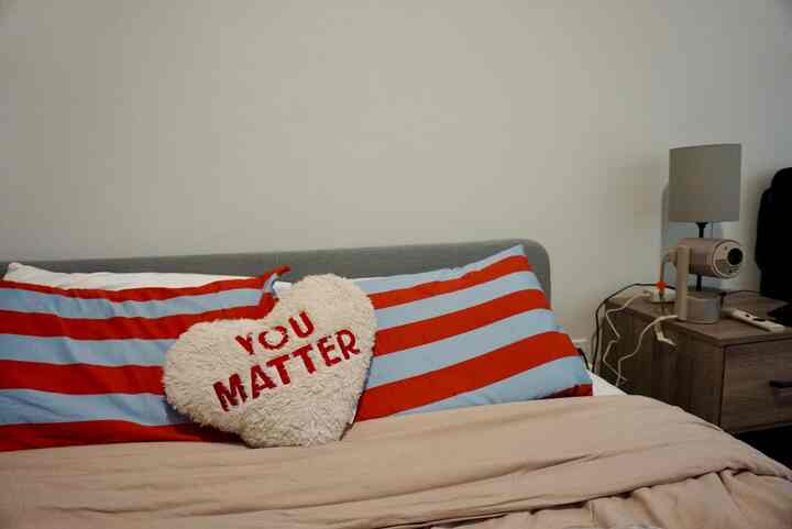 Loving the striped pop color in my bedroom #stripes #bedroom 
