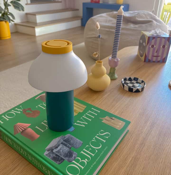 Not enough cute things on the coffee table 🤭💕 #books #portablelamps #homedecor 