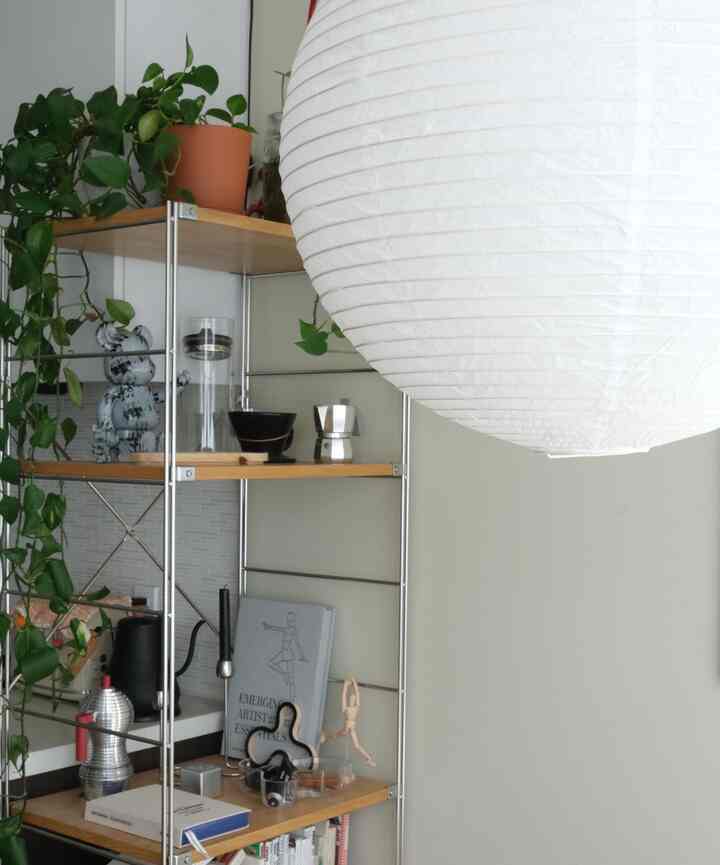 Organization Tip💡: Collect what you love, and your shelves will naturally reflect your taste.
#shelfinterior #shelfdecoration #shelfcabinet #MUJI 