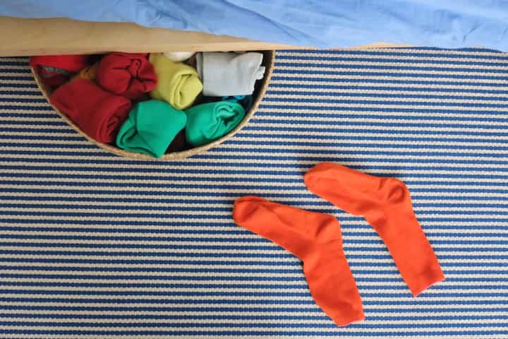 Organization Tip💡 I love using these baskets under the bed to keep my socks neatly organized!
#socks #Organizetherefrigerator #organizer 