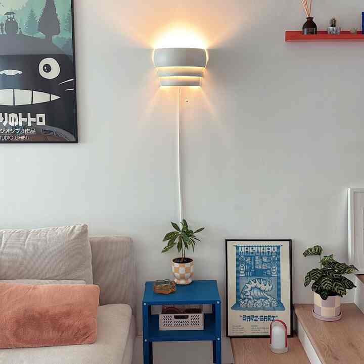 Perfect little corner to read and lounge :) #coffeetable #livingroom #portablelights 