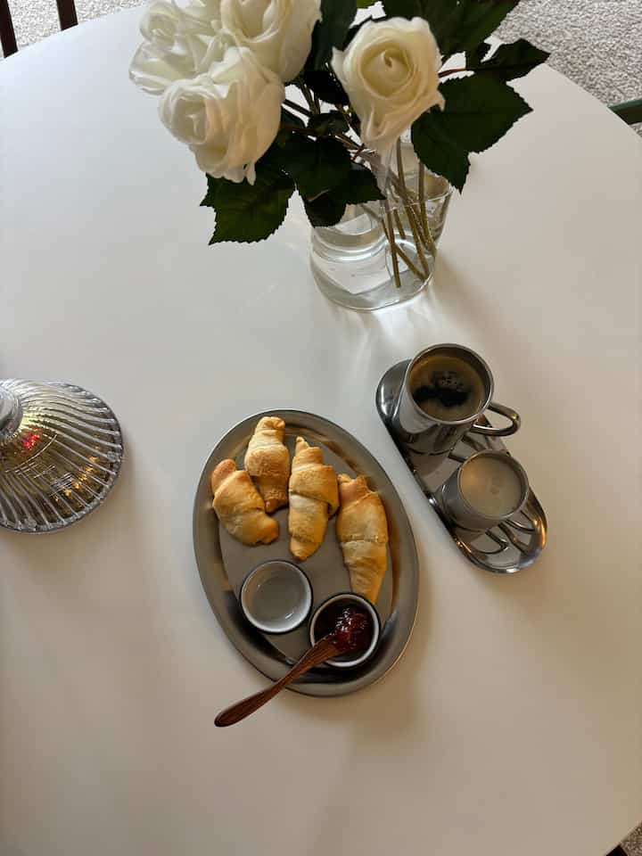 I love steel.

#stainlesssteel #loveecru #coffeecup #flowerinterior #ramun #steel #metalic