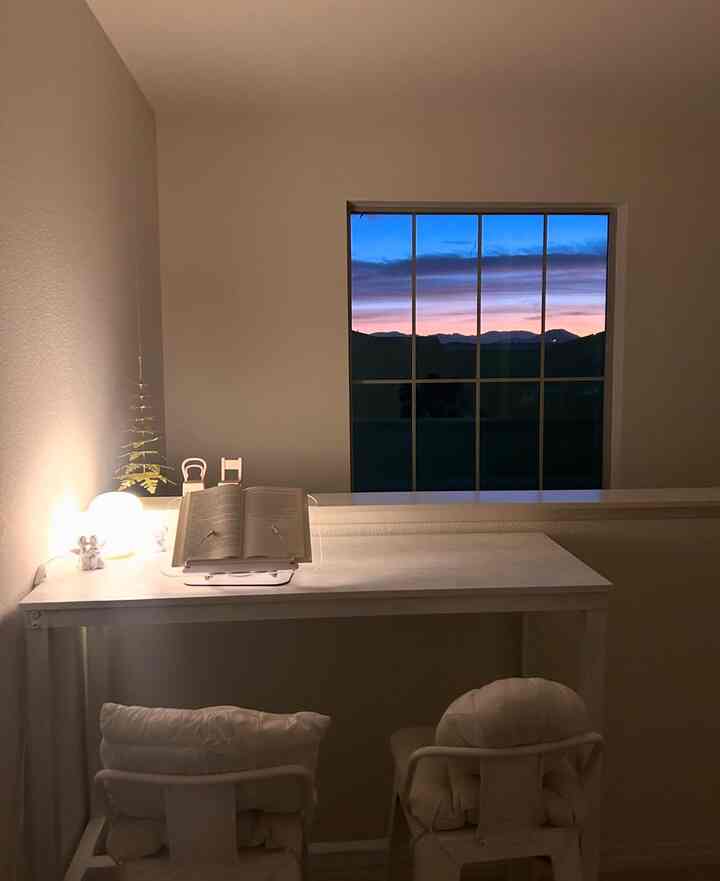 Hallway table is my favorite reading nook 📚🩵 
#hallwayinterior #hallway #readingnook #table #homecafe #morningcoffee #readinglight #lampdecor