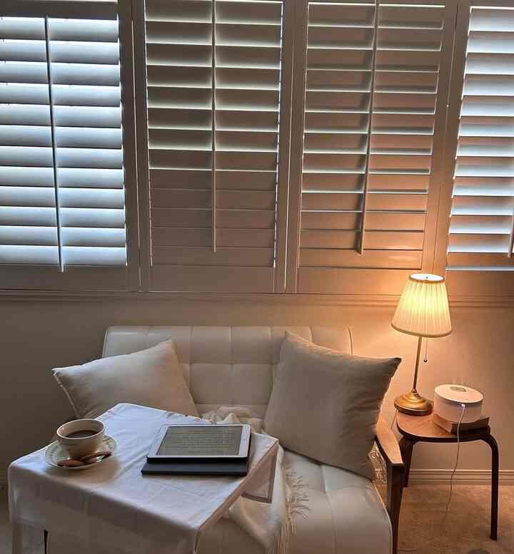 Reading nook in my bedroom 🤎
#bedroominterior #bedroom #readingspace #readingnook #cozyroom #cozyvibes #cozynook #readingarea