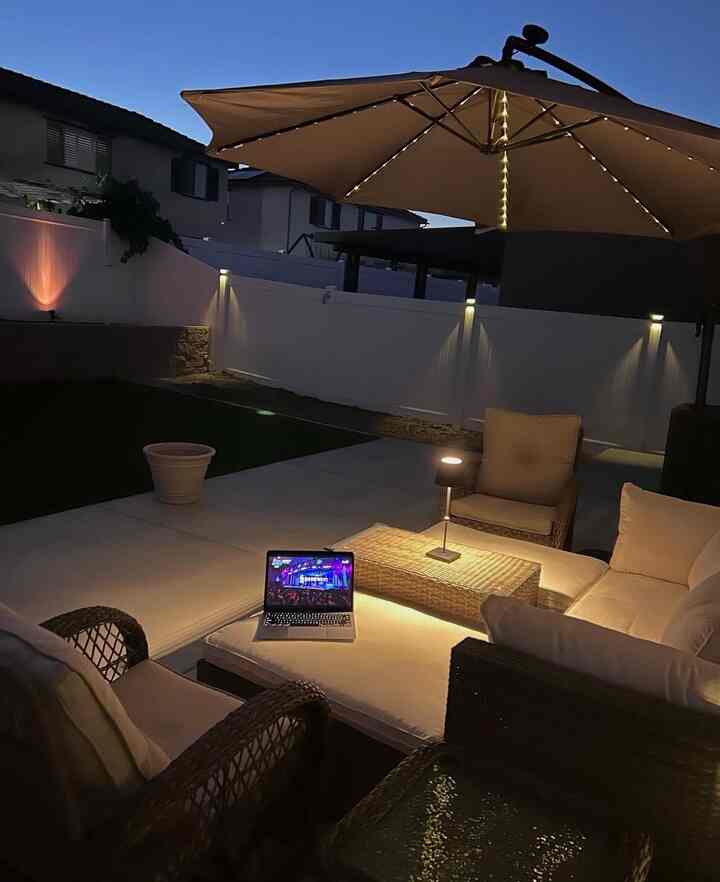 When the weather gets warmer, I’ll spend time in the backyard again 😌
#backyard #backyarddecor #landscape #plantinterior #minimaldecor #outdoorsofa #minimalist #outdoortable 