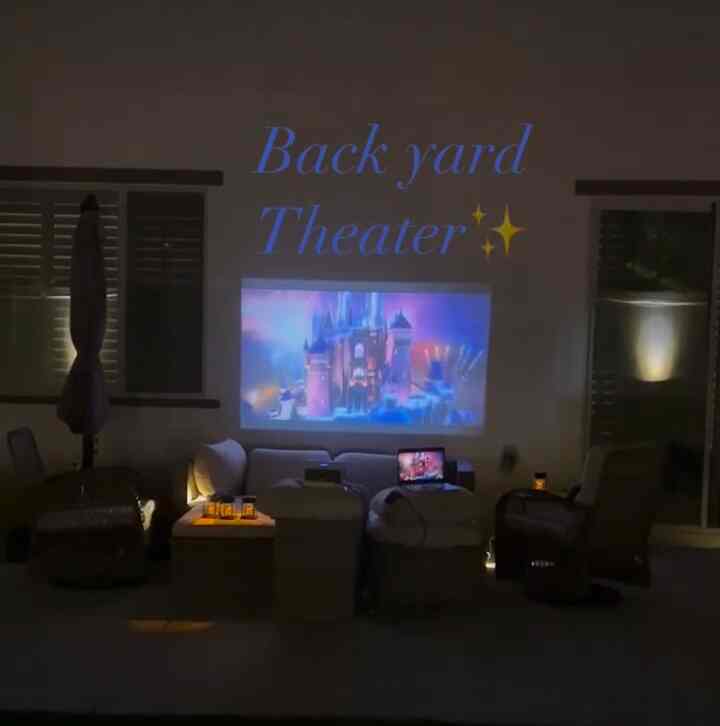 Backyard theater ! 🍿✨ 
#hometheater #homeprojector #movietime #outdoorsofa #exterior #backyard #nightview #minimalist #minimaldecor