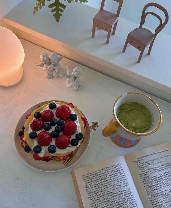 My homecafe open! 
#homecafe #whatiate #pancake #homebody #readingnook #readingarea #homelibrary #Homecook 