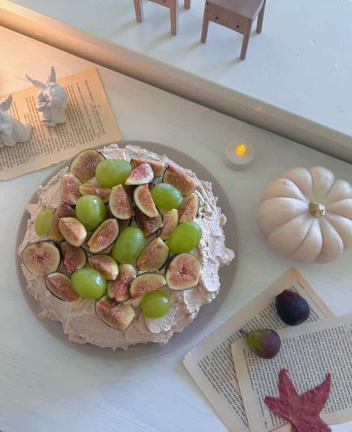 Homemade fig cake 💓
#homemade #minimaldecor #minimalist #homebody #introvert #readingnook #cozy #CozyInterior  