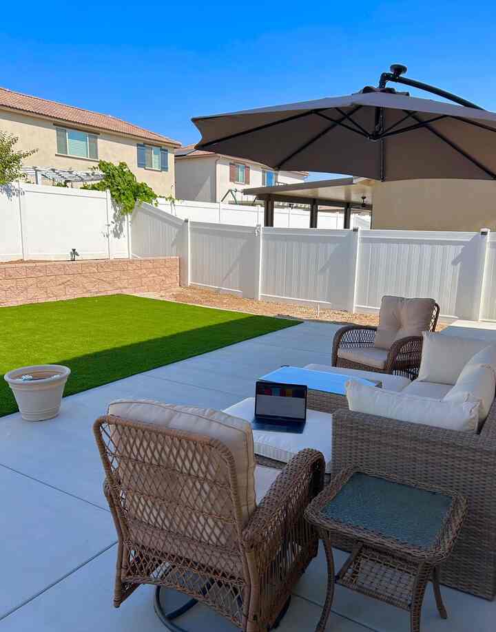 Today’s weather was warm like spring, so I was able to sit in the backyard! It looks like California is getting ready for spring as the cherry blossoms start to bloom🌸

#bedroom #bathroom #bedroomdecor #minimaldecor #minimalist #cozyinterior #simpledecor #closet #readingnook #homecafe #homemade #kitchen #minimalinterior #backyard #outdoorsofa #landscape 