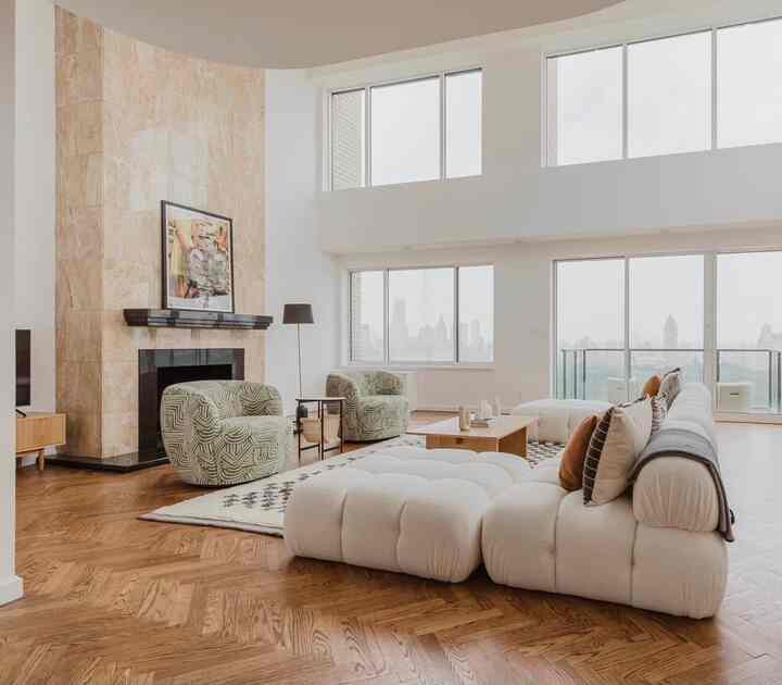 New York penthouse living but make it funky! #eclectic #bespoke #livingroominterior #livingroom #livingroomsofa #livingroomdecoration 