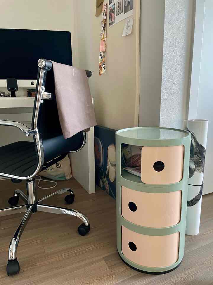 Loving this new two-toned storage unit addition to my home office #organization #storageunit #kartell 