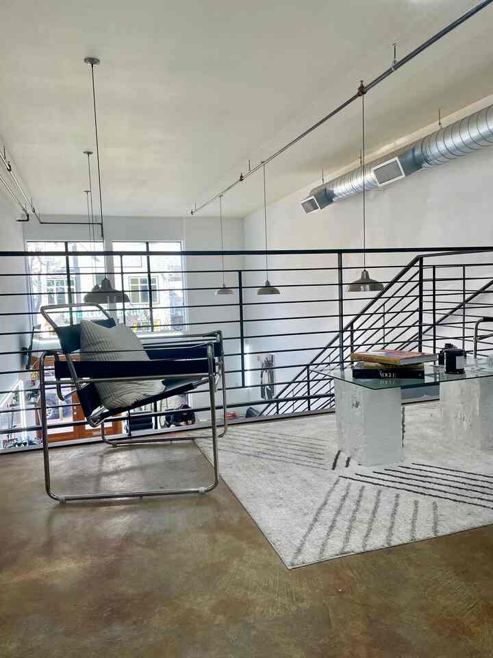 Loving this waiting area of this loft #modern #loft #brutalist