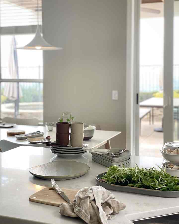 Getting dinner ready! 🍽️ 



#DinnerPrep #FamilyMeals #plates #pottery #diningroom #kitchen #kitcheninteriors