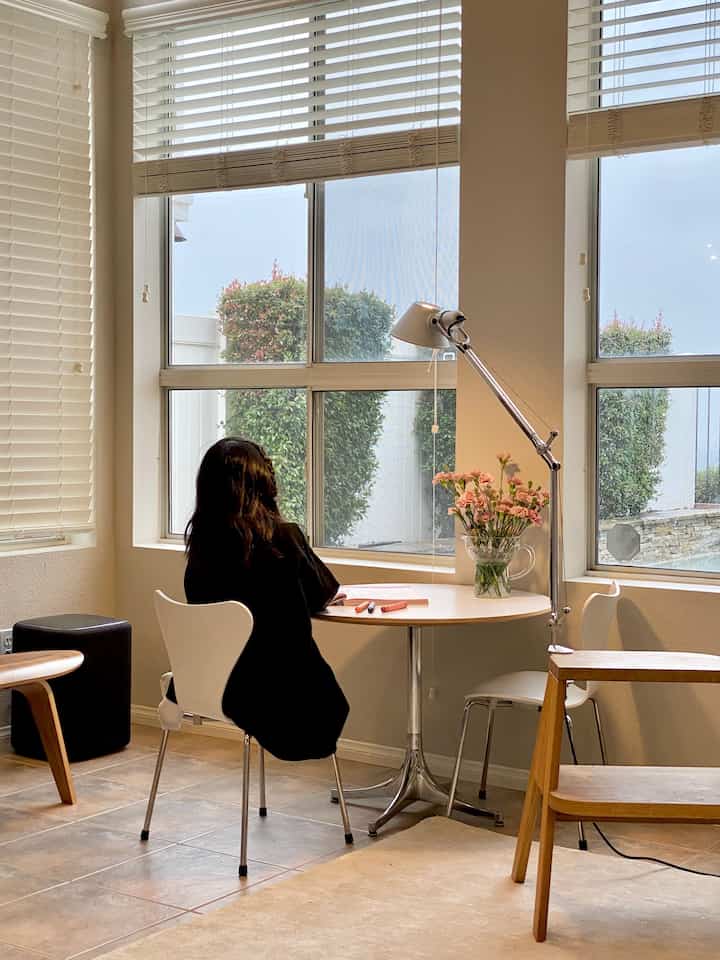 Kids love their play table in the living room! 🧸


#livingroom #kidstable #kidschair #livingroominterior #interior #cozyhouse #modernhouse 
