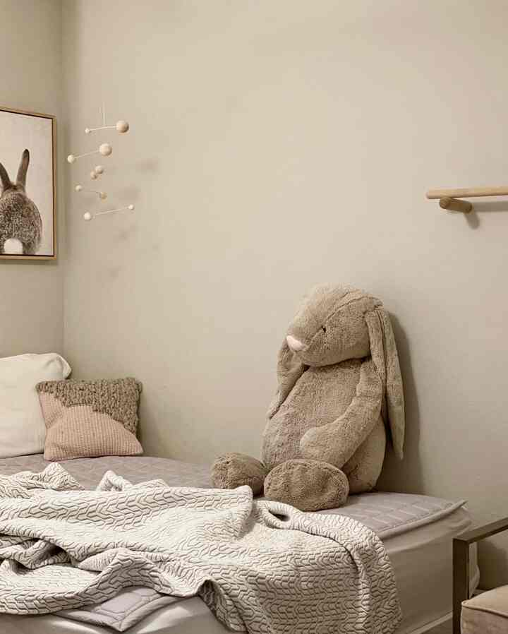 Sweet vibes for a girls' bedroom! 🐰✨

#girlsroom #kidsroom #cozyroom #roomdecor #girlroom

