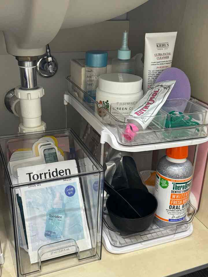 When you are a minimalist, organization becomes the most essential thing in tour world🙂‍↕️
#organization #underthesink #bathroom #bathroomorganization