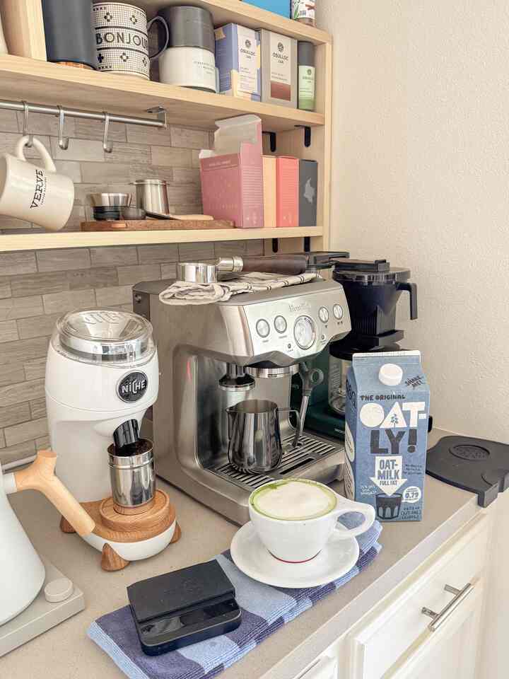 Slow afternoons call for a perfect matcha latte. ☕💚

#MatchaLatte #SlowAfternoon #Breville #LuccaPitcher #HomeCafe #cozyspace #coffeebar