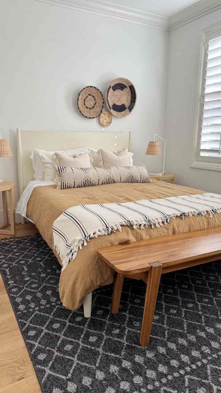 Modern boho bedroom design. #bohodesign #moderndesign #modernbedroomdesign