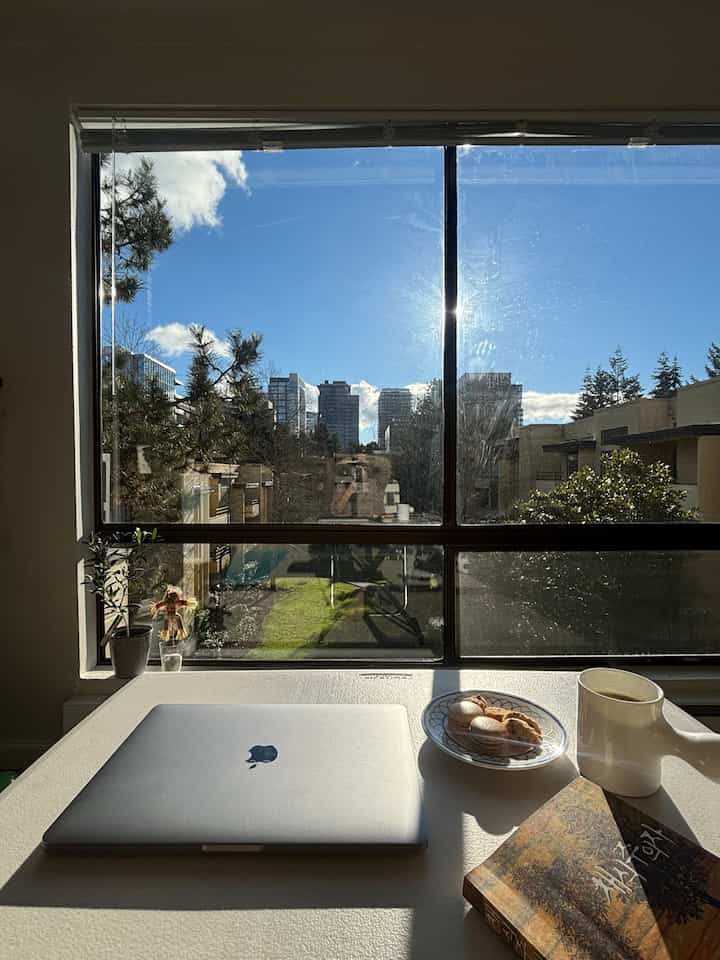 A living canvas outside my window, constantly changing with the weather.

#window #Viewourhouse #coffee #coffeetime #coffee #deskterrier 