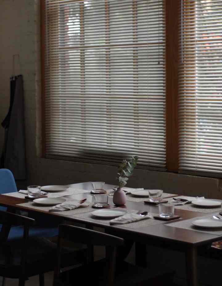 Table setting prepped and ready for dinner 😋

#diningtable #placesetting #tablesetting #diningtable #diningtableinterior #lofttherapy