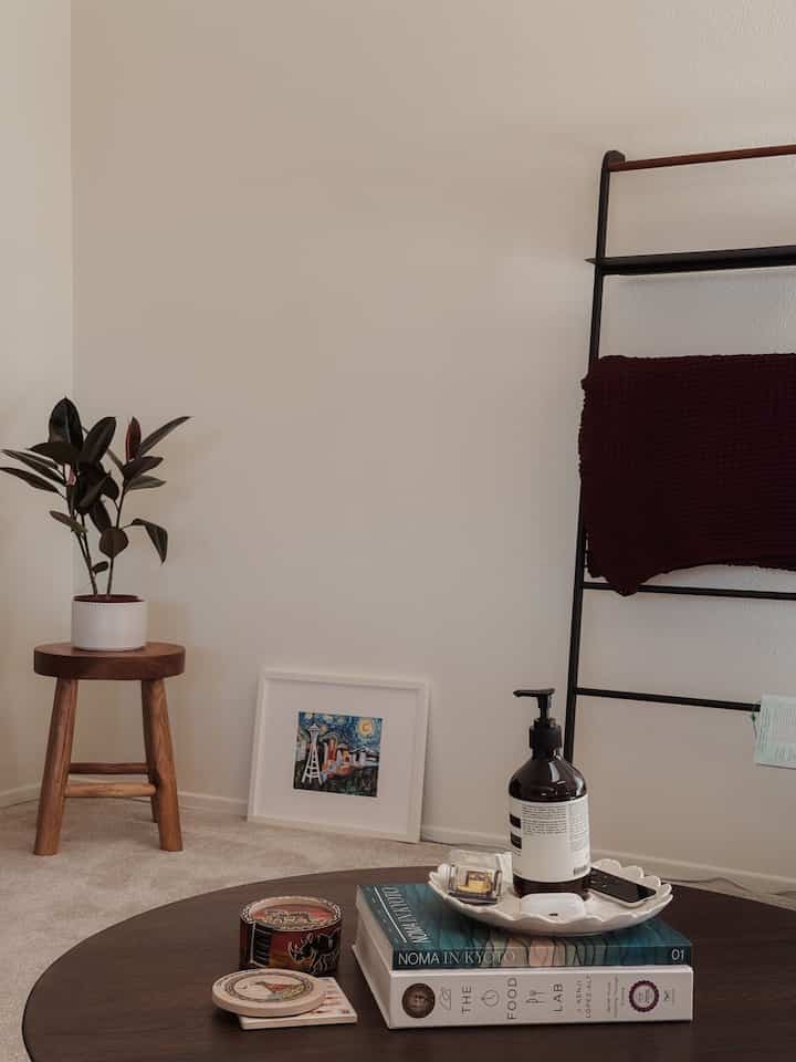 Sometimes my living room turns into my working and reading space #naturalinterior #beigetone #livingroom #simple #minimal 